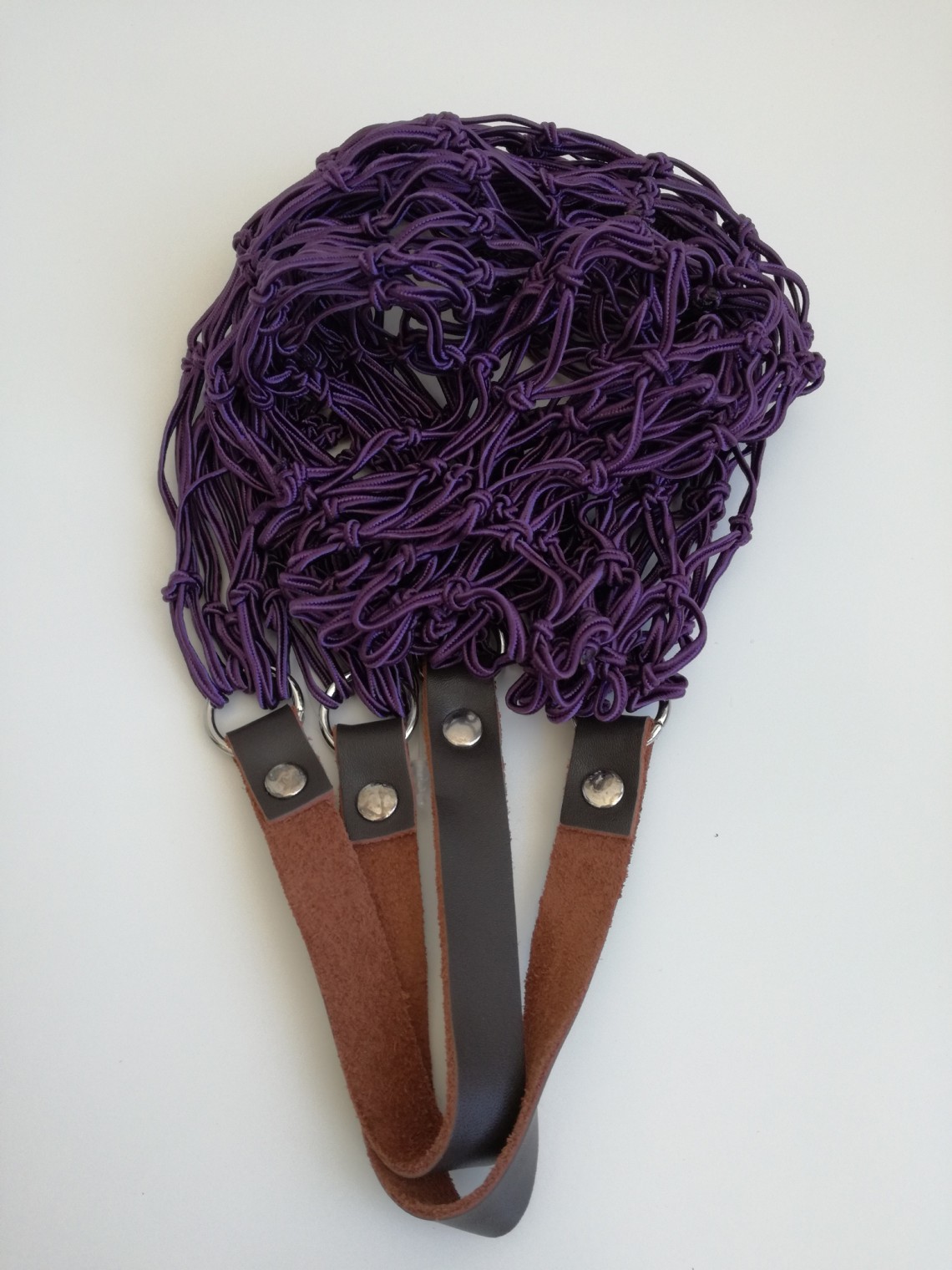 Tinklinis krepšys tamsiai violetinės spalvos - 2016900 violett.   Kaina 12,90€.