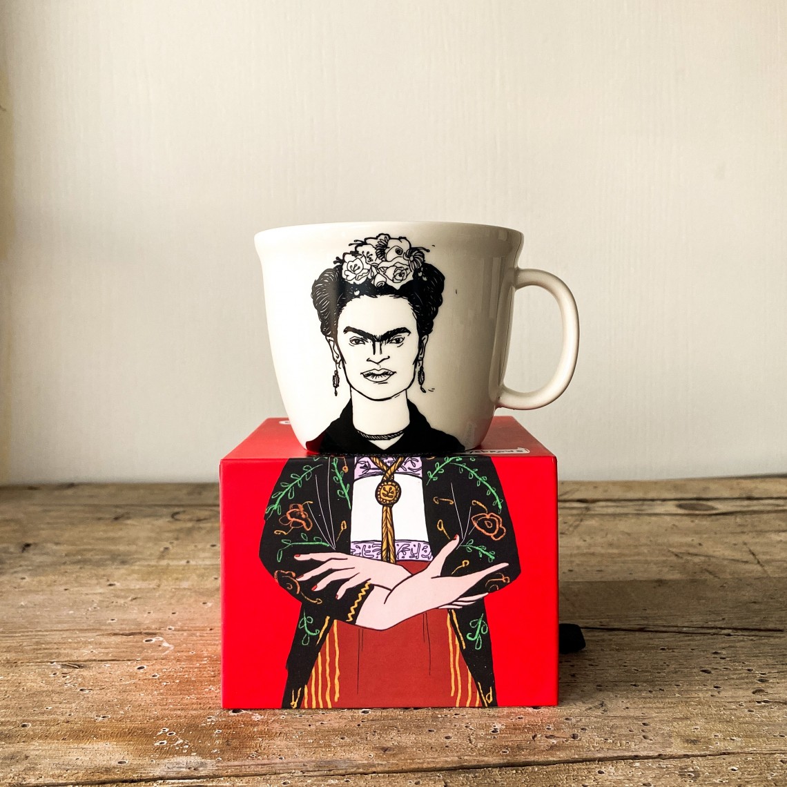 Kaip FRIDA KAHLO - the tweezerless icon